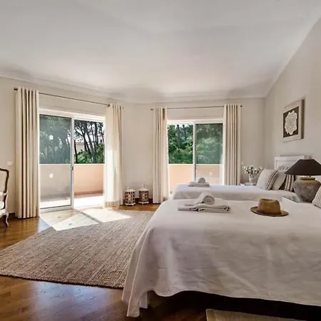 Sleeps 14 With Pool Air Con And Wifi Villa