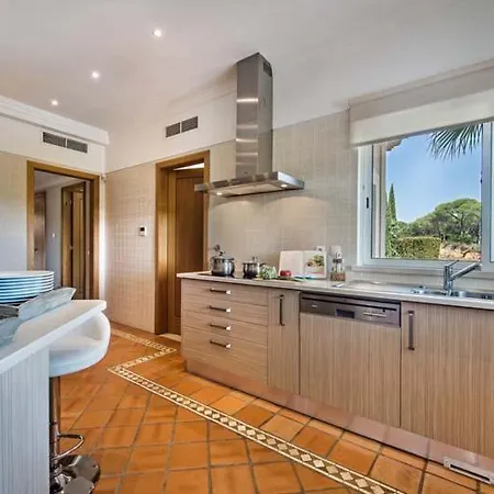Sleeps 14 With Pool Air Con And Wifi Villa Quinta do Lago