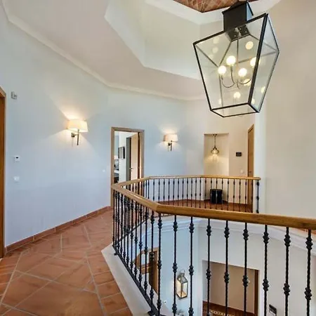 Villa Sleeps 14 With Pool Air Con And Wifi Quinta do Lago