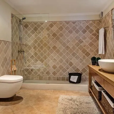Villa Sleeps 14 With Pool Air Con And Wifi *