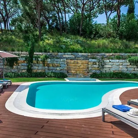 Villa Sleeps 14 With Pool Air Con And Wifi
